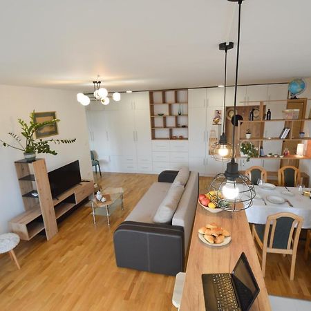 Shine24 - Spacious And Bright Apartment - New Novi Sad Exterior photo